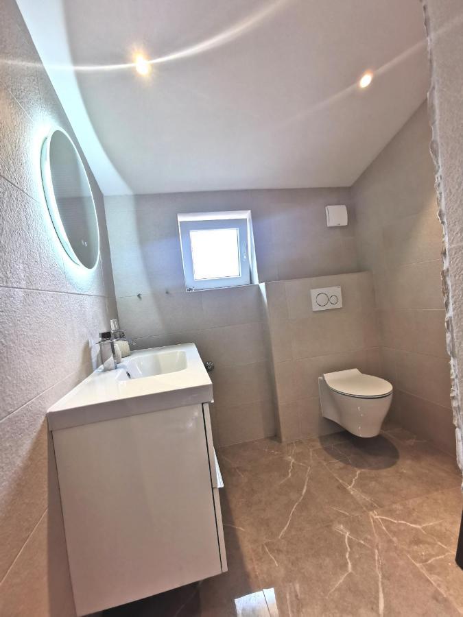 Five Bedroom House Near Sandy Beach Villa Major 메덜린 외부 사진
