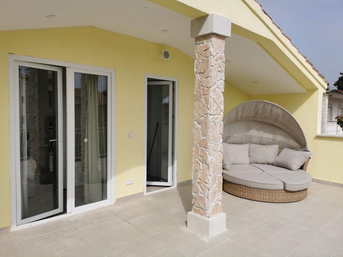 Five Bedroom House Near Sandy Beach Villa Major 메덜린 외부 사진