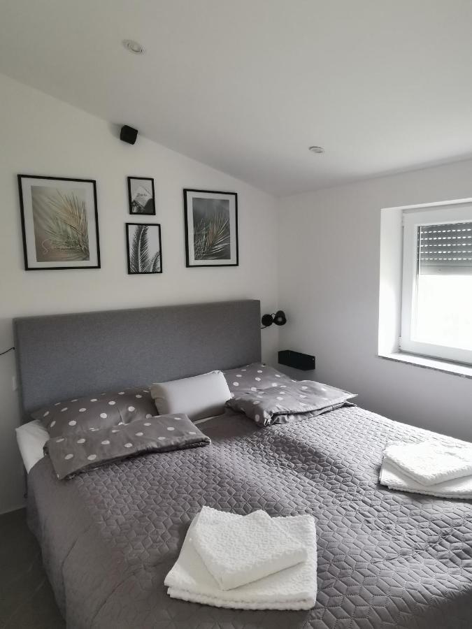 Five Bedroom House Near Sandy Beach Villa Major 메덜린 외부 사진