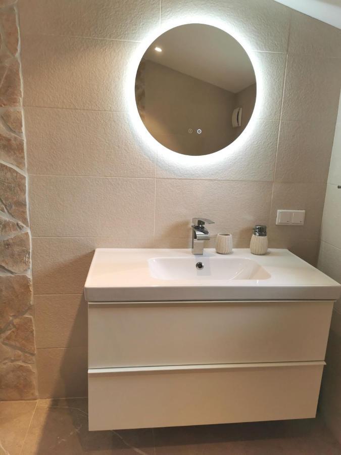 Five Bedroom House Near Sandy Beach Villa Major 메덜린 외부 사진