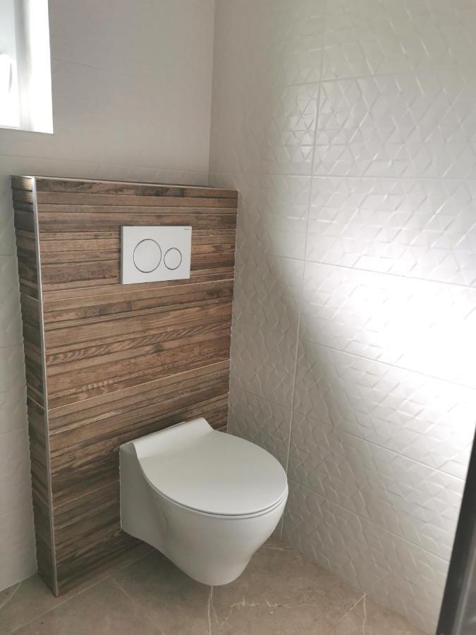 Five Bedroom House Near Sandy Beach Villa Major 메덜린 외부 사진