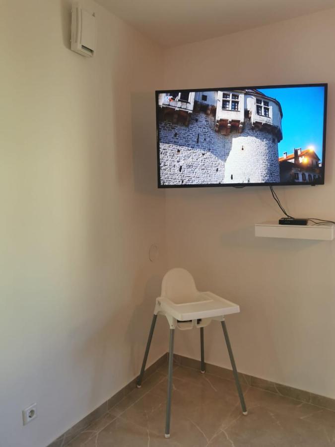 Five Bedroom House Near Sandy Beach Villa Major 메덜린 외부 사진